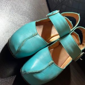 Fluevog Guide. Turquoise.  Hard to Find.